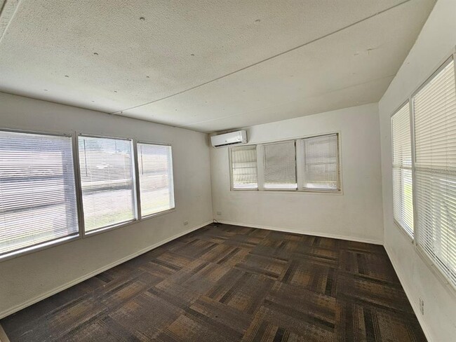 Photo - 503 Longfellow Blvd