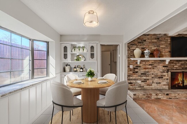 Photo - 3325 Shady Hollow Ln