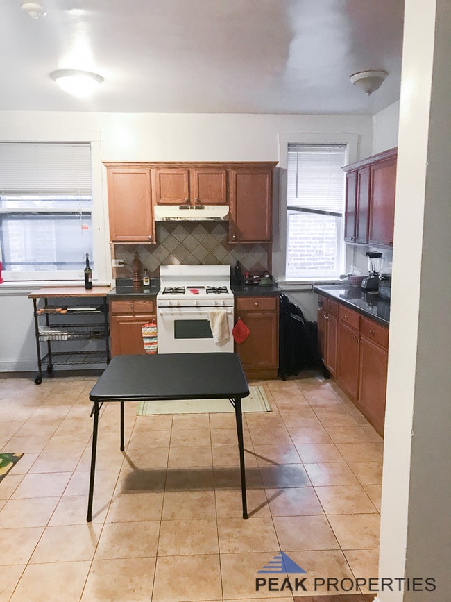 Photo - 1125 Davis St./ 1603-11 Ridge Ave.