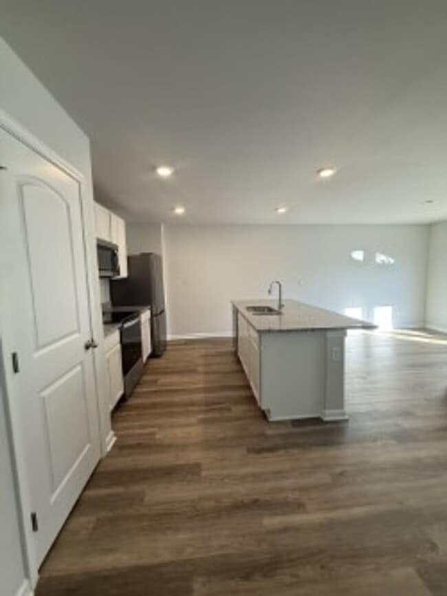 Photo - 1510 Heritage Cir SE