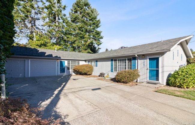 2 bed 1 bath Duplex unit in Milwaukie Hect... - 2 bed 1 bath Duplex unit in Milwaukie Hect... House