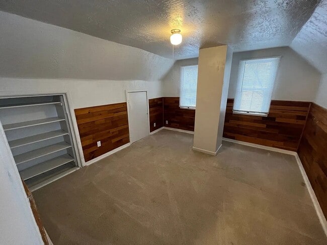 Photo - 1 bed / 1 bath Triplex in North east spokane