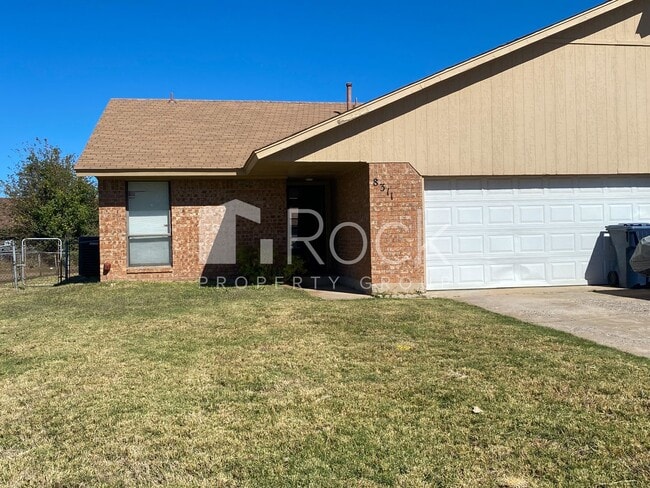 Building Photo - NW 7th Duplex Unit 8311 NW 7th St