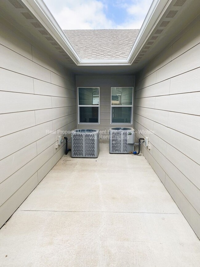 Photo - 5474 N Colburn Ct