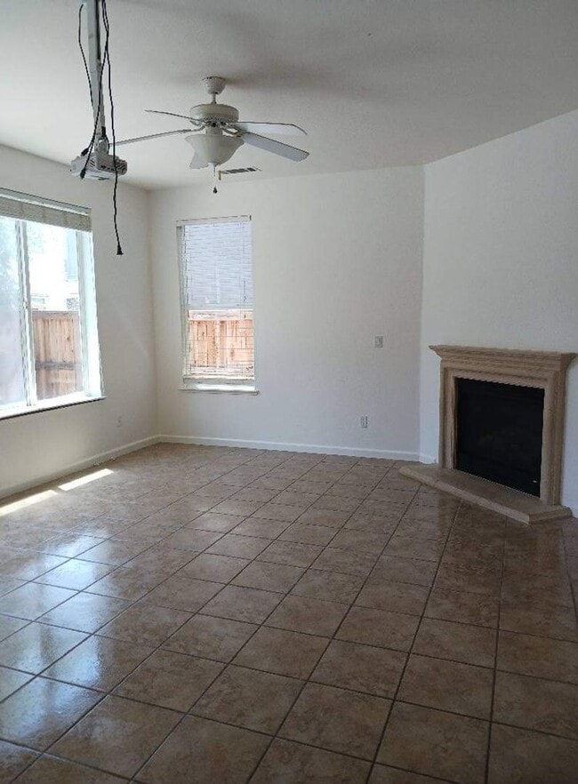 Photo - 2435 Hanson Dr