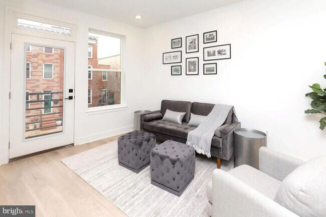 Photo - 1702 Light St Unidad 203