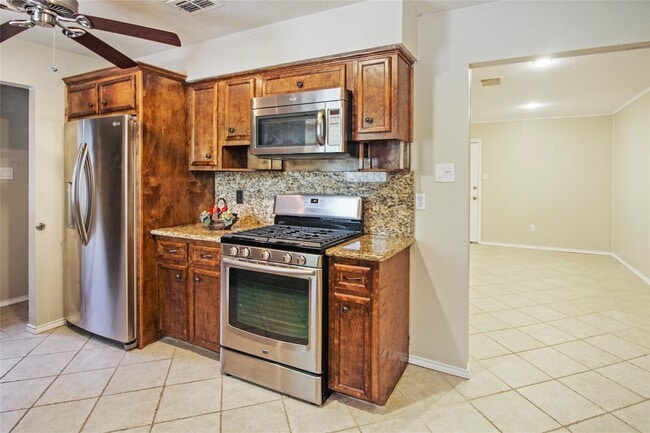 Photo - 1915 E Allegro St