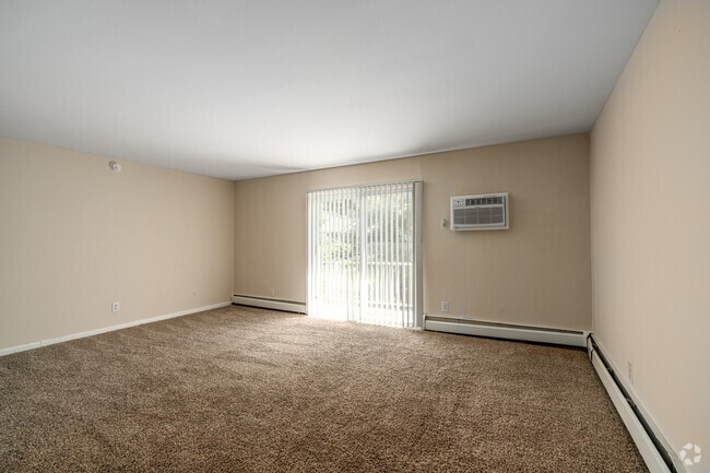 1BR, 1BA - 750SF - Living Room