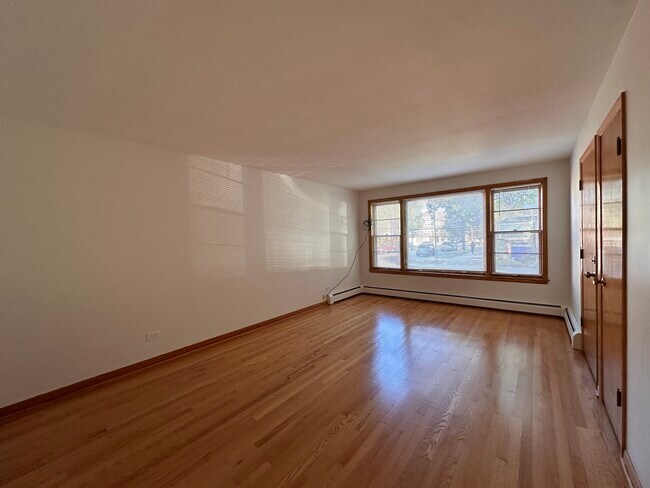 Photo - 4500 S Washtenaw Ave. Unidad 1