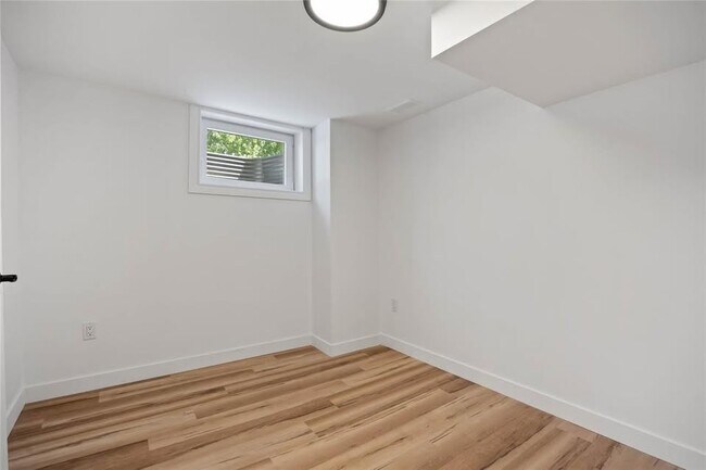 Photo - 340 Trudeau Dr