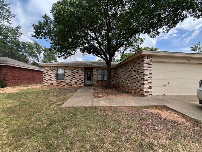 Beautiful House Located Near South Plains ... - Beautiful House Located Near South Plains ...