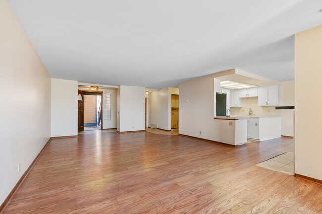 Photo - 801 Kalpati Cir