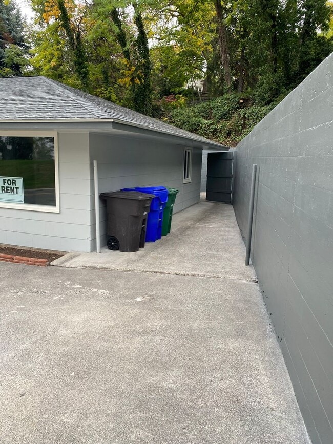 Photo - Johnson Duplex Apartments Unit 607 13th St