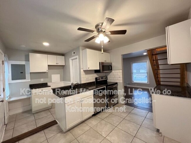 Photo - 8009 Summit St