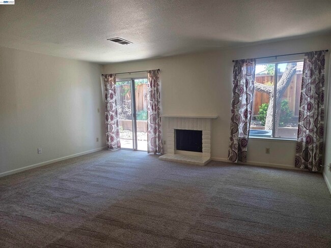 Photo - 7596 Silvertree Ln