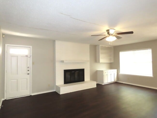 Photo - South Tyler! Beautiful 3 Bedroom, 2 Bathroom Duplex