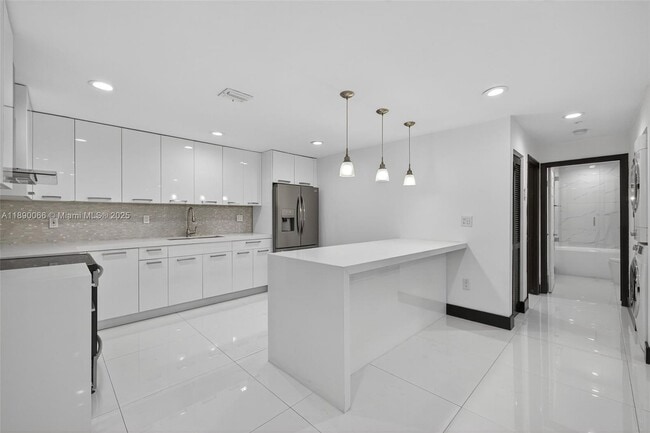 Photo - 8851 NW 119th St Unidad 2207-2