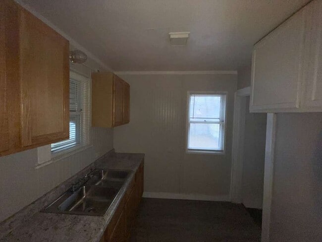 Photo - 583 E Kennett St