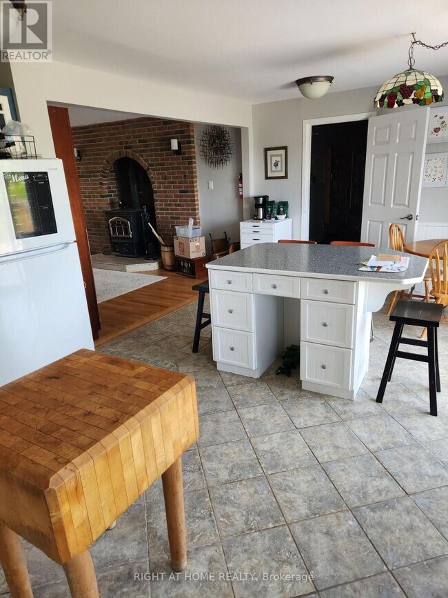 Photo - 4157 Viewbank Rd