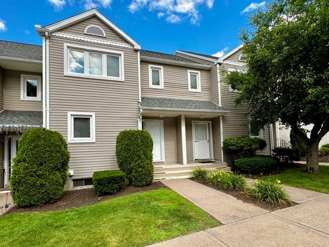 Photo - 114 Oak Ridge Dr Unit 114 Oak Ridge Dr