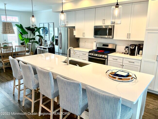 Photo - 410 Sewall Ave