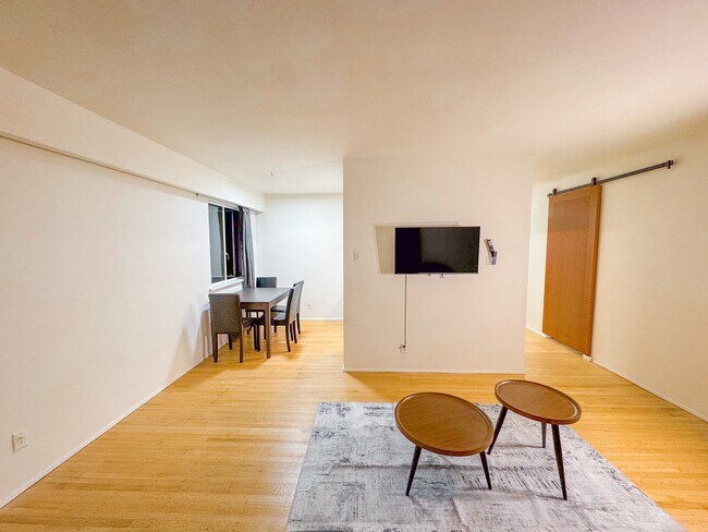 Photo - 1925 Nelson St. Unit 202