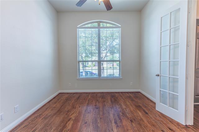 Photo - 825 Warwick Blvd