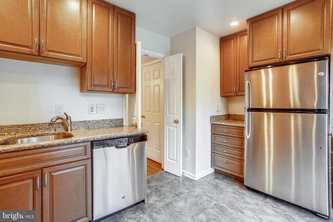 Photo - 538 N West St