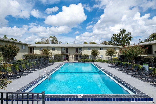 Building Photo - Frederick Gardens