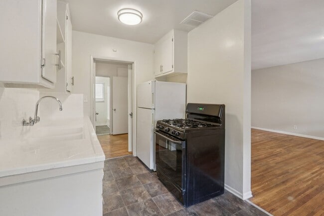 Photo - 652 Veteran Ave