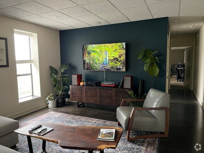 Building Photo - 31 E. Center RES Unit 304 Rental