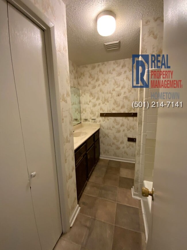 Photo - 8905 Morris Manor Dr Unit 4