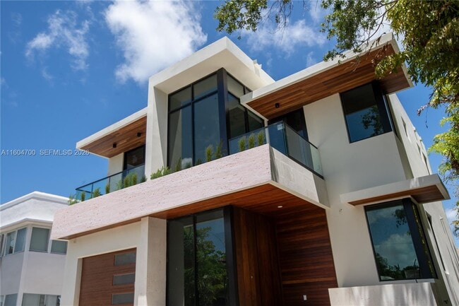 Photo - 345 W 46th St