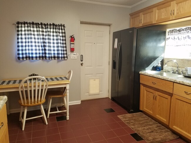 Photo - 453 N Flat Rock Rd