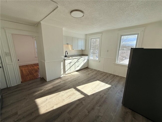 Photo - 251 Transit St