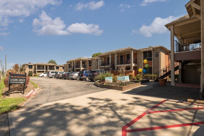 Photo - Gia @ Oak Forest