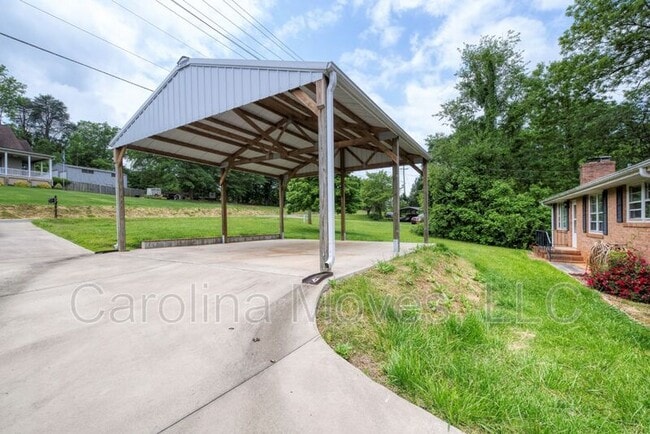 Photo - 1760 Memorial Dr Ext