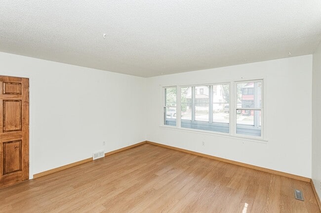 Photo - 419 View St Unidad First Floor Apartment