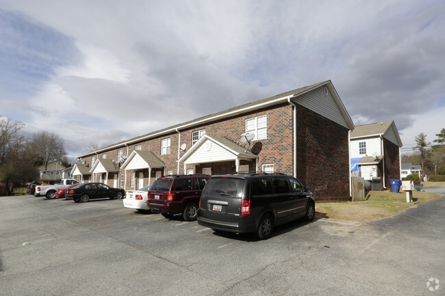 Building Photo - Maple Creek Townhomes