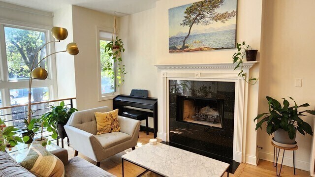 Photo - 920 N Noble St Unit 001