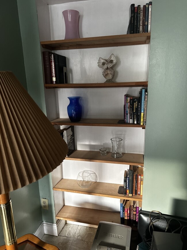 Photo - 521 Logan St