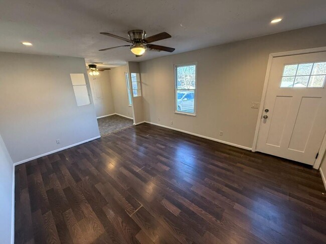 Photo - 4617 Longbranch