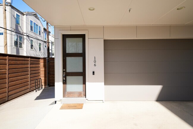 Photo - 2203 Moser Ave