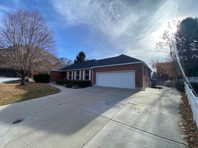 Great single story home with basement in g... - Great single story home with basement in g...