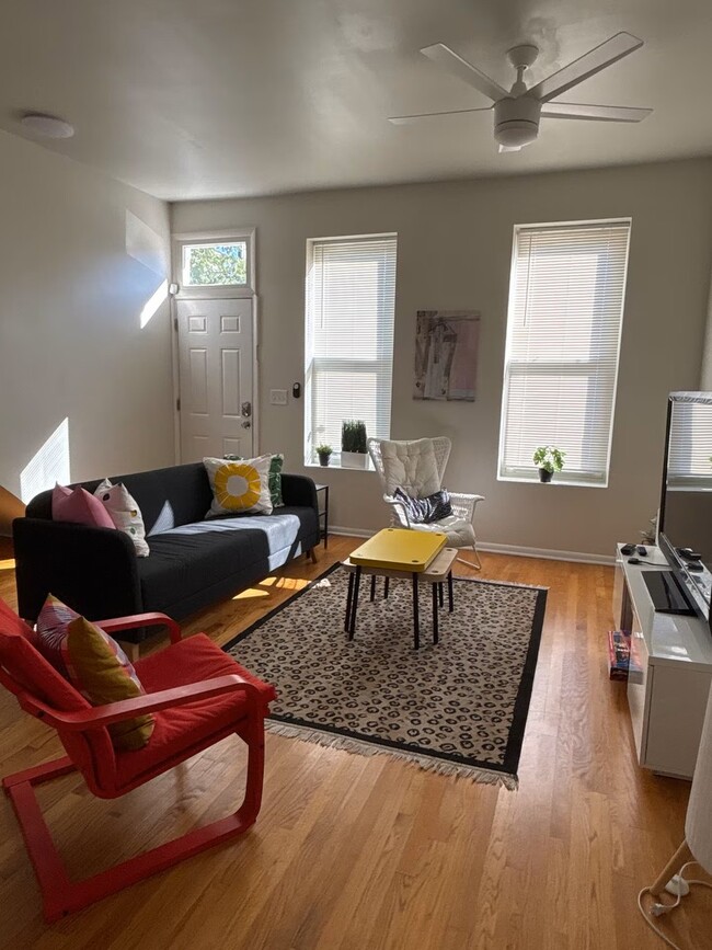 Photo - 2122 W Huron St Unit 1