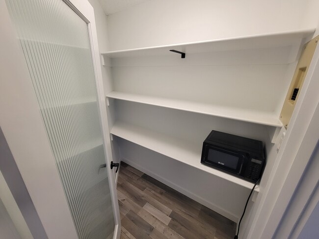 Photo - 10149 Saskatchewan Dr NW
