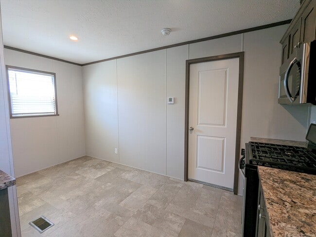 641 Oregon St