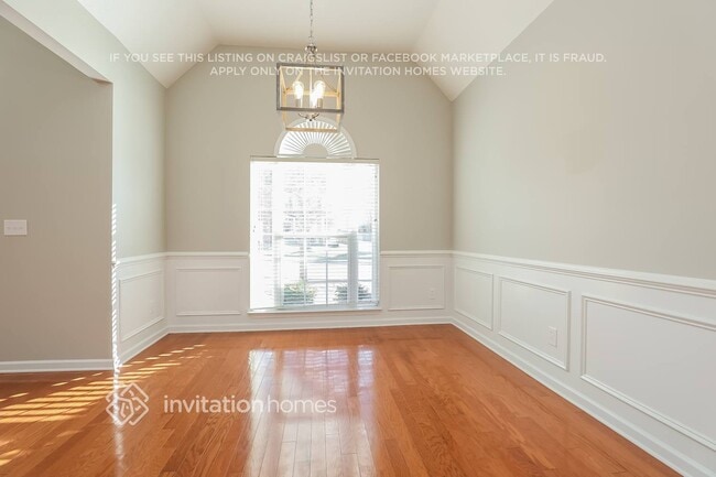 3003 Feradach's Ln