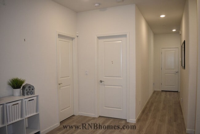 Photo - 1048 Merrimack St