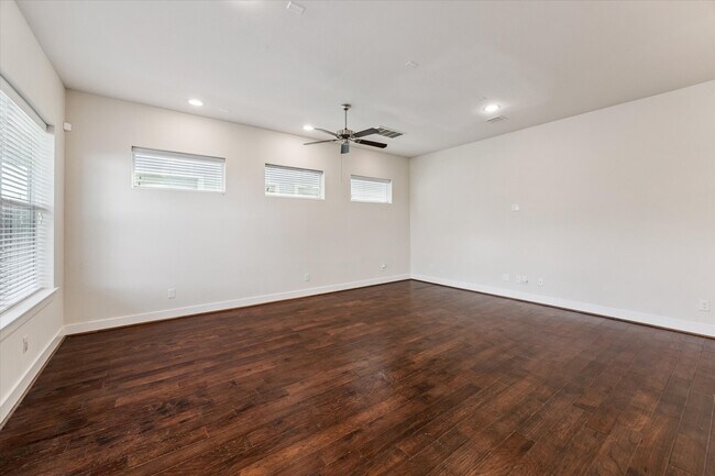 Photo - 1815 Crestdale Dr